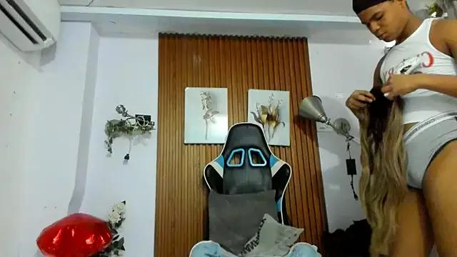 galactica_ from StripChat is Freechat