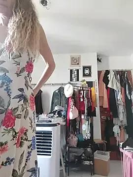 Giantonelawow from StripChat is Freechat