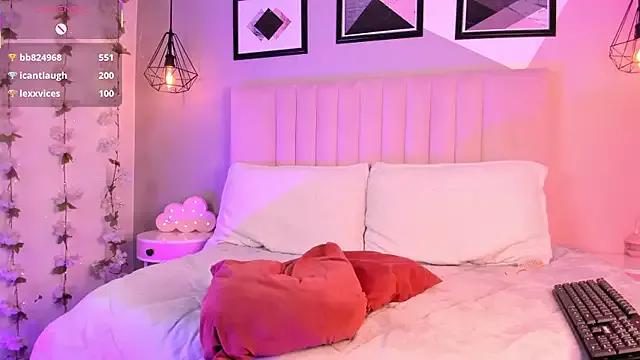 Gigi_Strawberry from StripChat