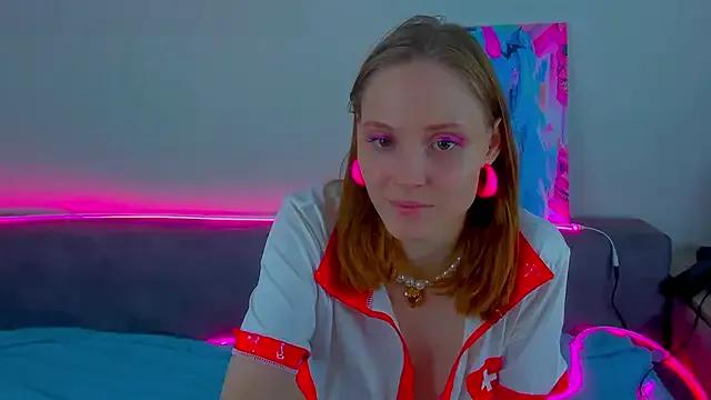 Gina_lovelyy from StripChat is Freechat