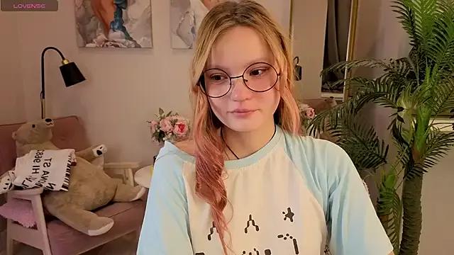 Checkout girls naked models with similar nickname. Cute sexy Free Models.