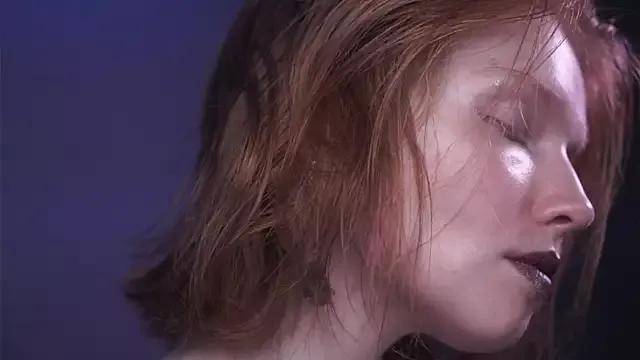 ginger_hugs from StripChat
