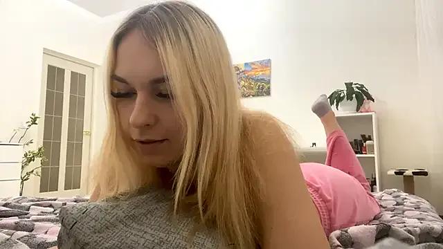 GingerMikos from StripChat is Freechat