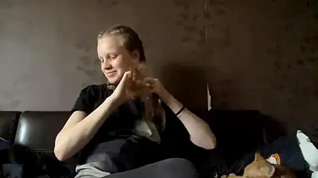 GlyndaCaver from StripChat is Freechat