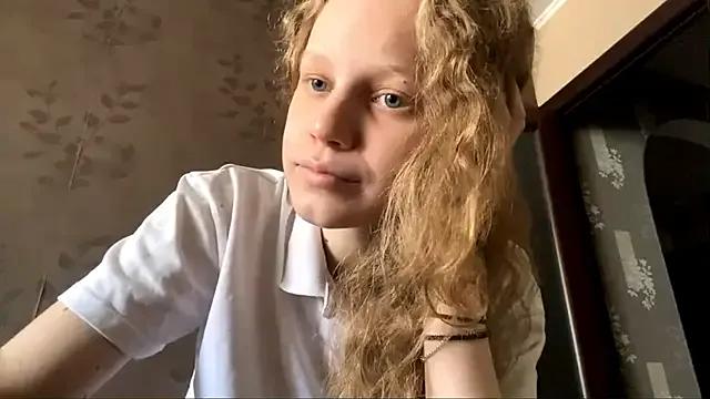 GlyndaCaver from StripChat is Freechat