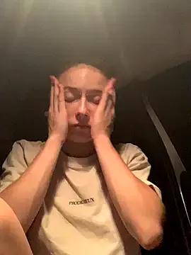 GoldenPussy1329 from StripChat is Freechat