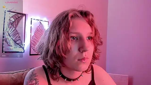 Hailey_Foxy from StripChat is Freechat