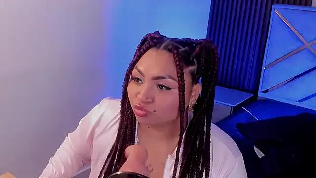 Halleyrosse from StripChat is Freechat