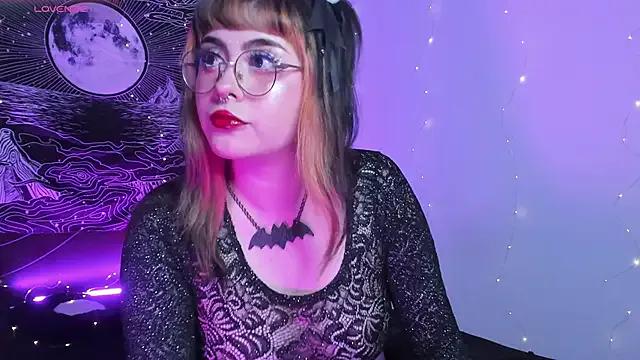 Hallucigenia_ from StripChat is Freechat