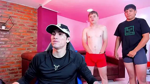 Handsomeboyss19 from StripChat is Freechat