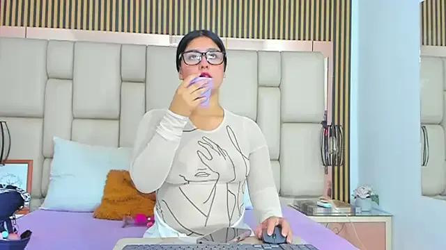 HannaClairer from StripChat is Freechat