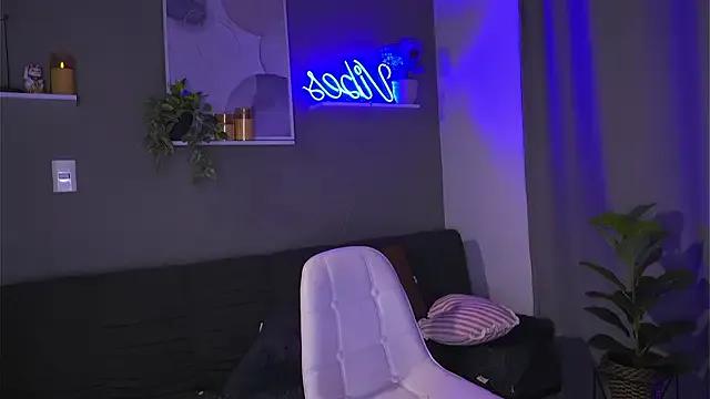 HannahEvanss from StripChat is Freechat