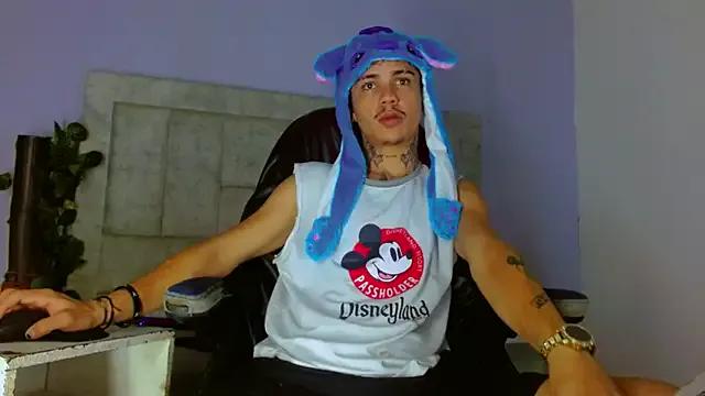 HannibalLester from StripChat is Freechat