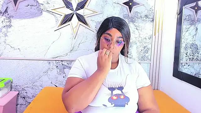 HannyMansonh from StripChat