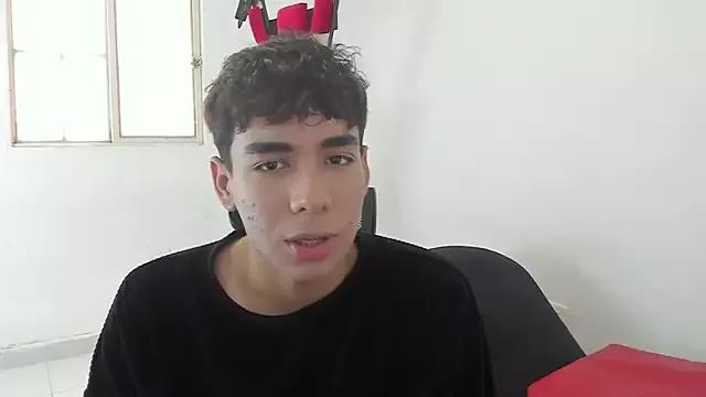 Harry_LatinBoy from StripChat