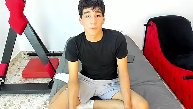 Harry_LatinBoy from StripChat