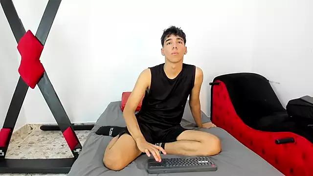 Harry_LatinBoy from StripChat