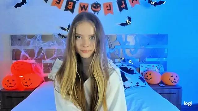 HazelMorris from StripChat is Freechat