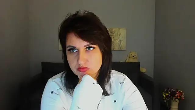 Helen_Rossi from StripChat is Freechat