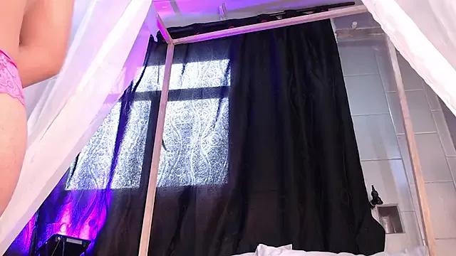 Helenasaenz from StripChat
