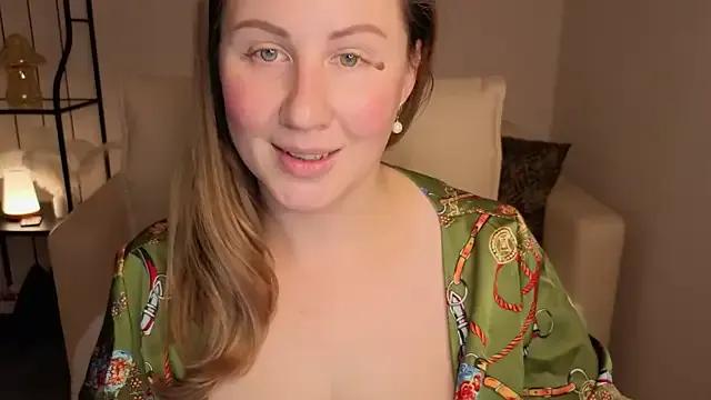 Helens_love from StripChat is Freechat