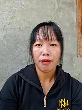 Helenzz from StripChat