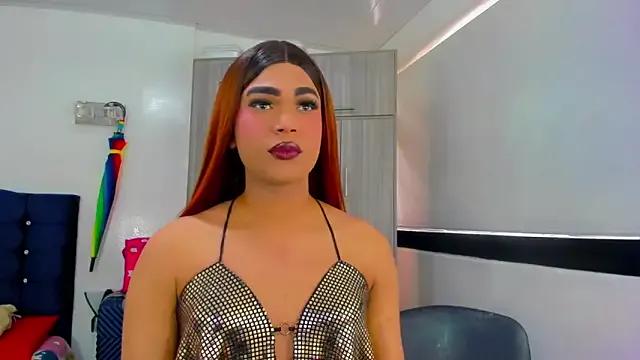 Hellen_moons__ from StripChat