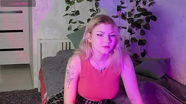 HellenHornny from StripChat