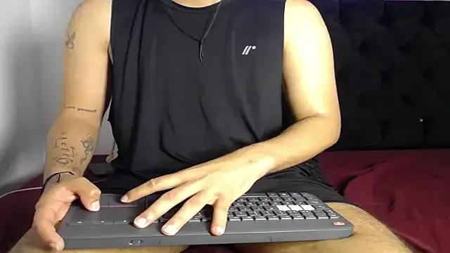 Henry_villa23 from StripChat is Freechat