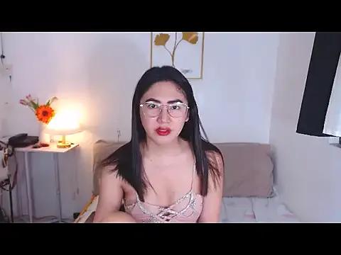 HermoSa_Christine from StripChat is Freechat