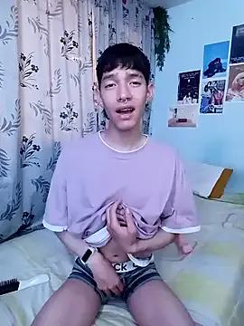 Heyy_noah11 from StripChat