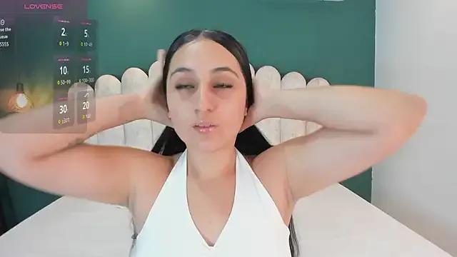 HiilaryDolce from StripChat is Freechat