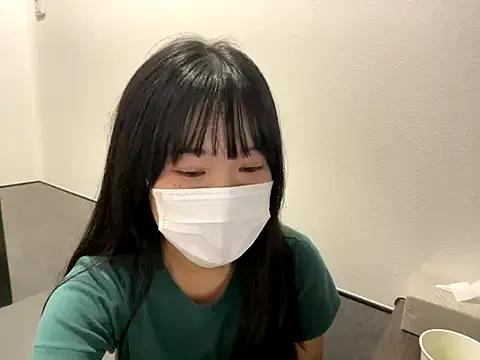 hikiwarinatto_xoxo from StripChat is Freechat