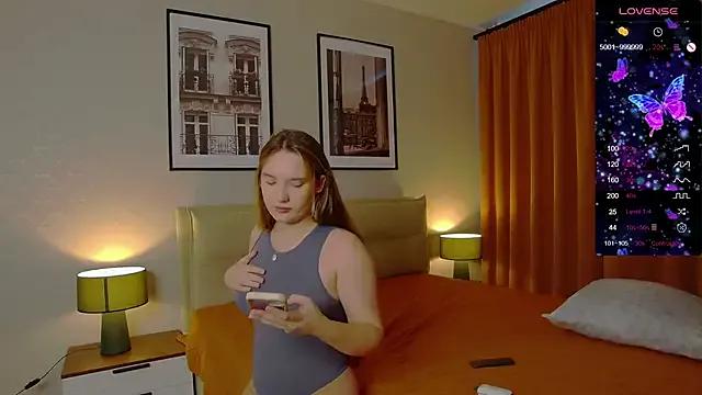 Holly_Molii from StripChat