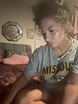 Hollyhudson123 from StripChat