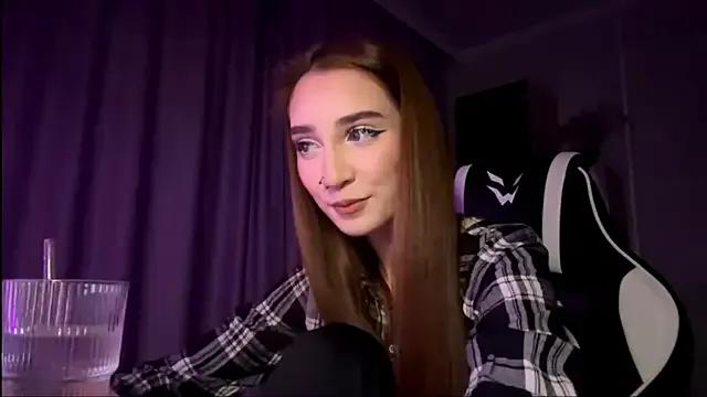 HollyPaw from StripChat is Freechat