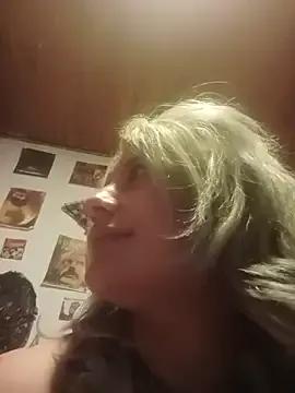 Hollywouldd from StripChat is Freechat