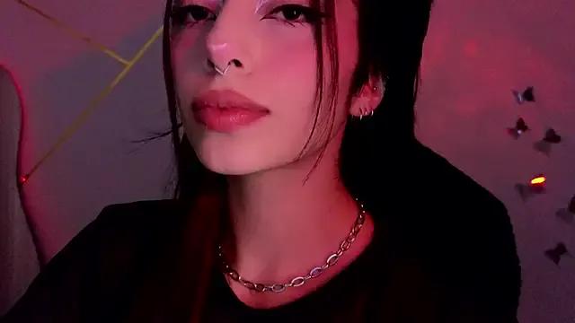 Hollyxx_ from StripChat is Freechat