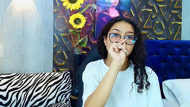 honeymoon_12 from StripChat is Freechat