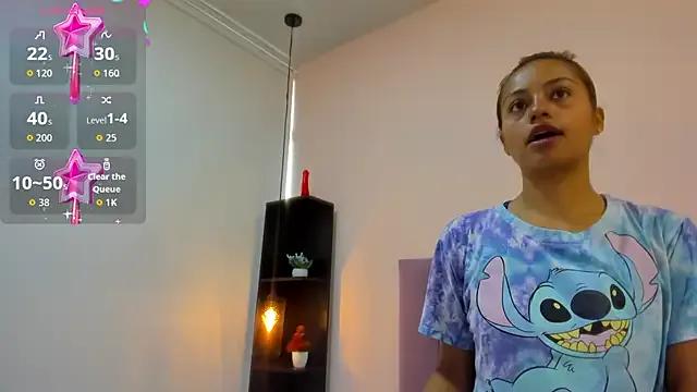 HoollyHendrix from StripChat is Freechat