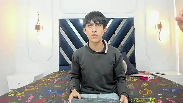 Hoot_booys_ from StripChat