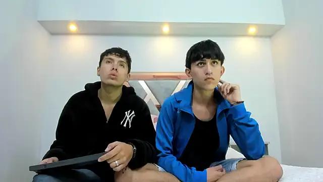 Hoot_booys_ from StripChat