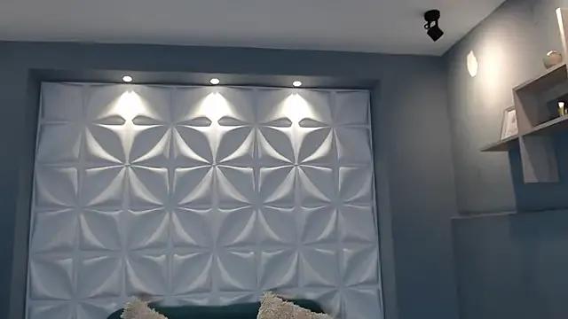 HorneyyQueen from StripChat is Freechat