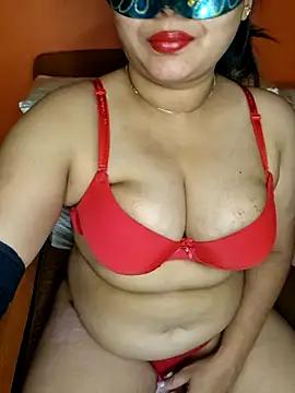 Horny_cougar from StripChat is Freechat