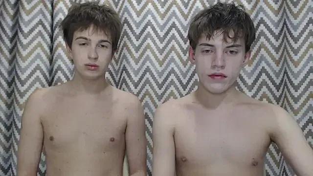 hornybadbunny from StripChat is Freechat