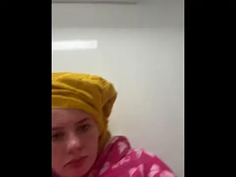 hornykitty- from StripChat is Freechat