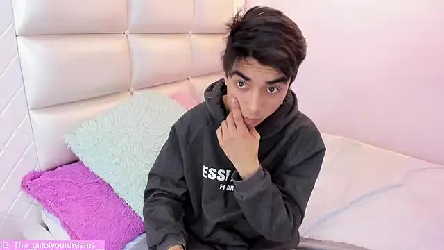 Hottie_Guy from StripChat is Freechat