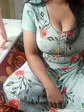 Hoty_Pinki from StripChat is Freechat