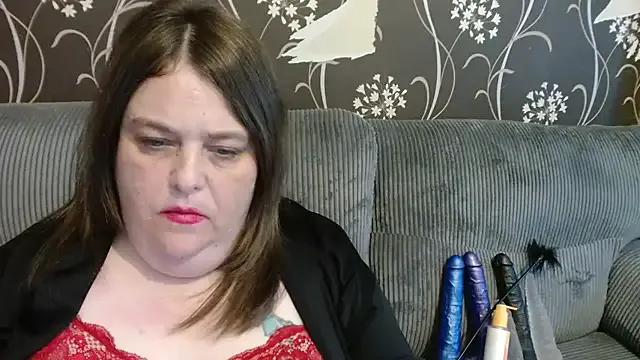 HousewifeMilf_Courtney from StripChat is Freechat