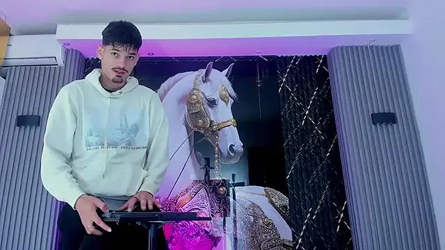 Iam_Steven from StripChat is Freechat